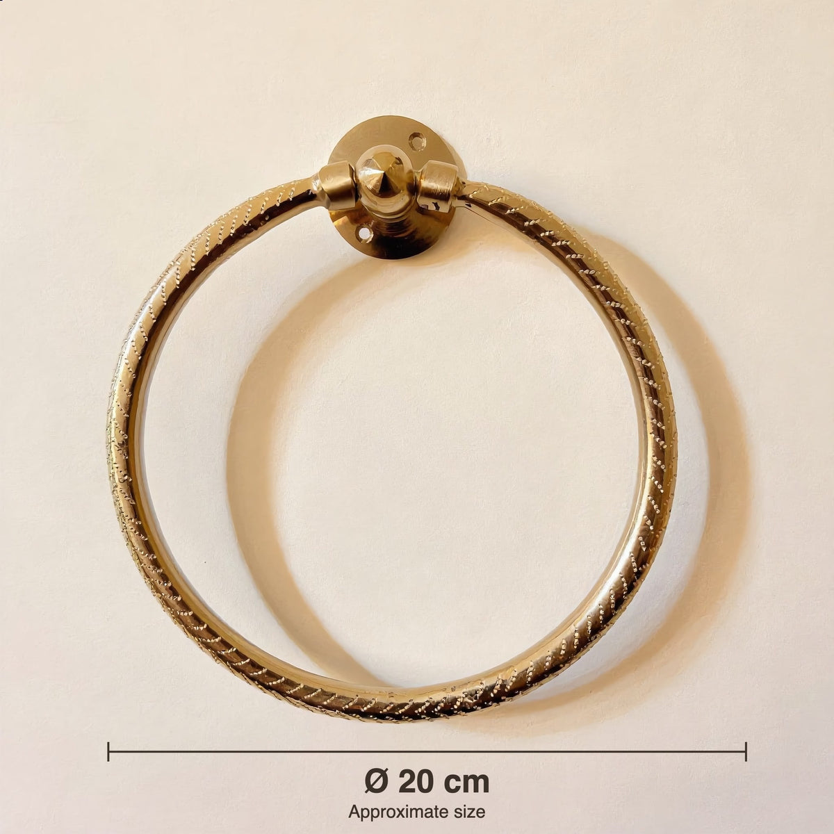 Brass towel ring size: about 20 cm wide